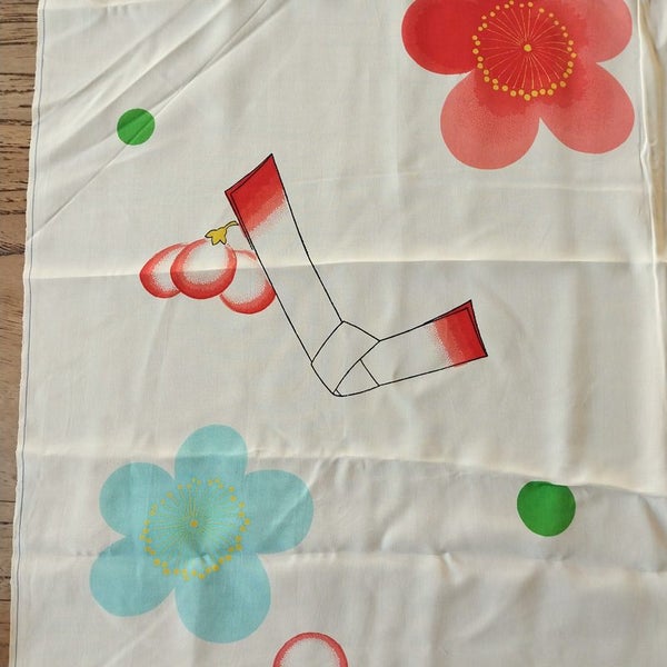 Vintage Japanese Kimono silk fabric. Carousel 2