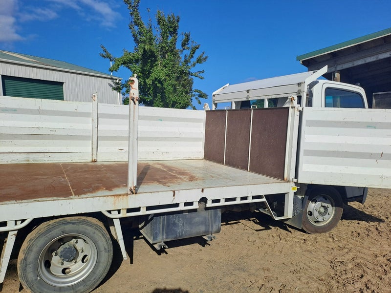 2018 Isuzu N Series 4x2 Dropside Tipper62867854300162111