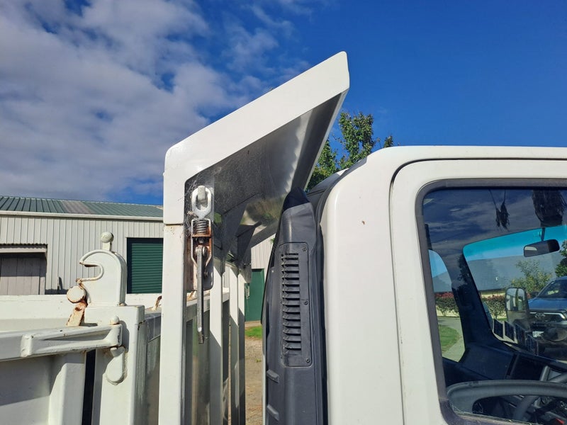2018 Isuzu N Series 4x2 Dropside Tipper62867854300162112