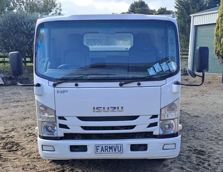 2018 Isuzu N Series 4x2 Dropside Tipper62867854300162114