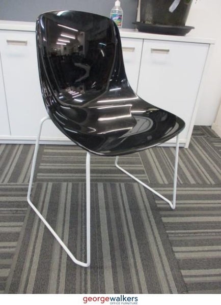 PR3276 - Black Stackable Chair Carousel 1