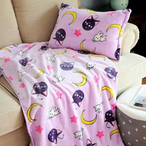 Magic Moon Fuzzy Blanket Blankets Carousel 7