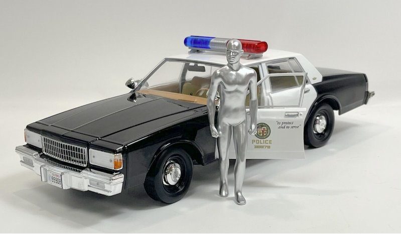 1/18 1987 Chevrolet Caprice with T-1000 Endoskeleton Figure- Terminator 2 Carousel 1