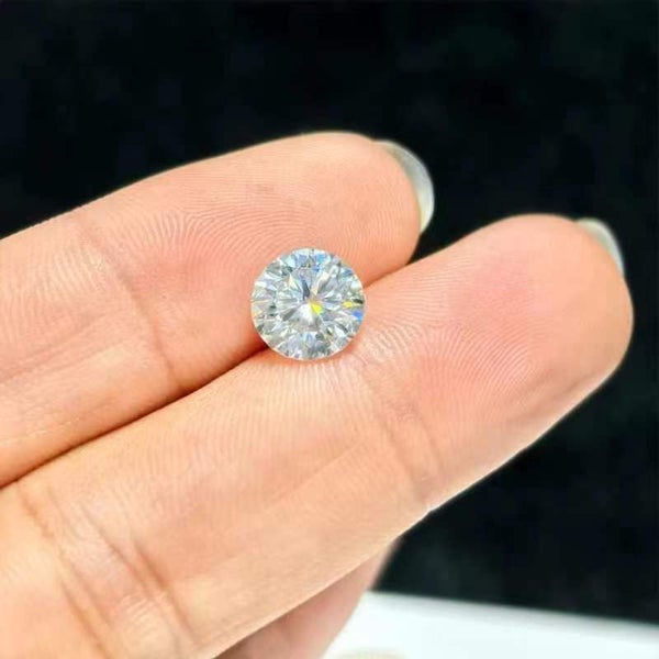 D-colored Mosang diamond bare stones 2carats each 8.0MM Carousel 2