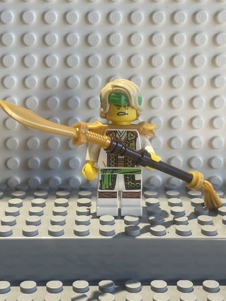 LEGO - Ninjago - Master Lloyd (njo880) Carousel 1