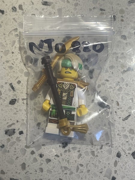 LEGO - Ninjago - Master Lloyd (njo880) Carousel 2