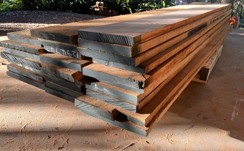 American White Oak - FAS - 210-290mm x 26mm x 2450mm - Rough Sawn - 0.1m3 Carousel 2