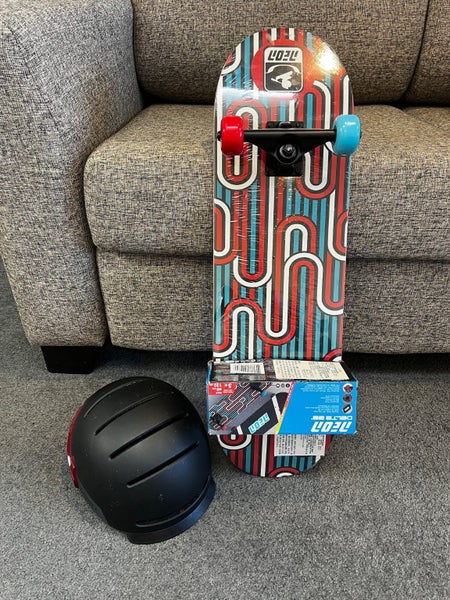 NEON Skateboard Carousel 1