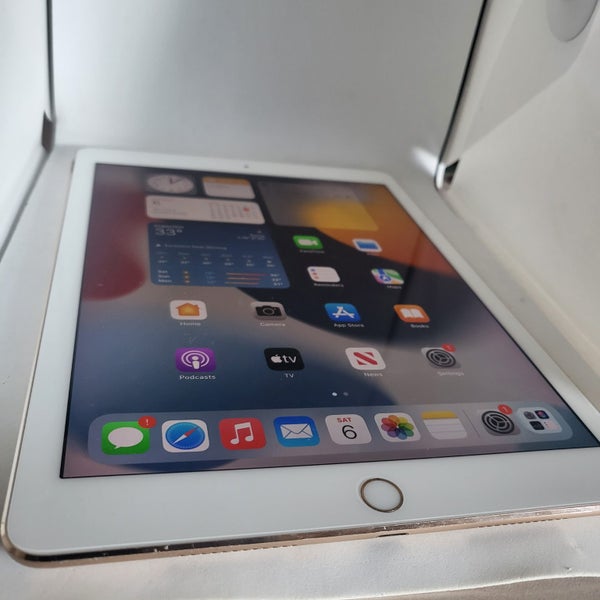 Wifi iPad Pro 1st Gen 128gb A1673 Carousel 2