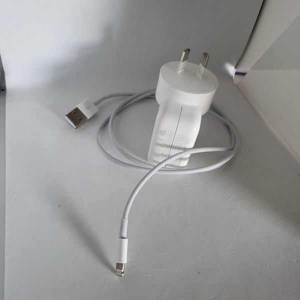 Wifi iPad Pro 1st Gen 128gb A1673 Carousel 5