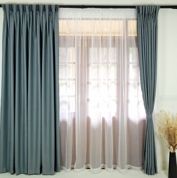 Blockout Pinch Pleat Curtains/drapes 2.8 wide x 2.4m Drop *A PAIR* Carousel 1