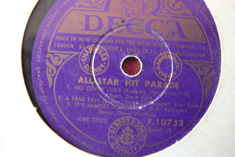 Vintage gramophone records 78 RPM Carousel 1