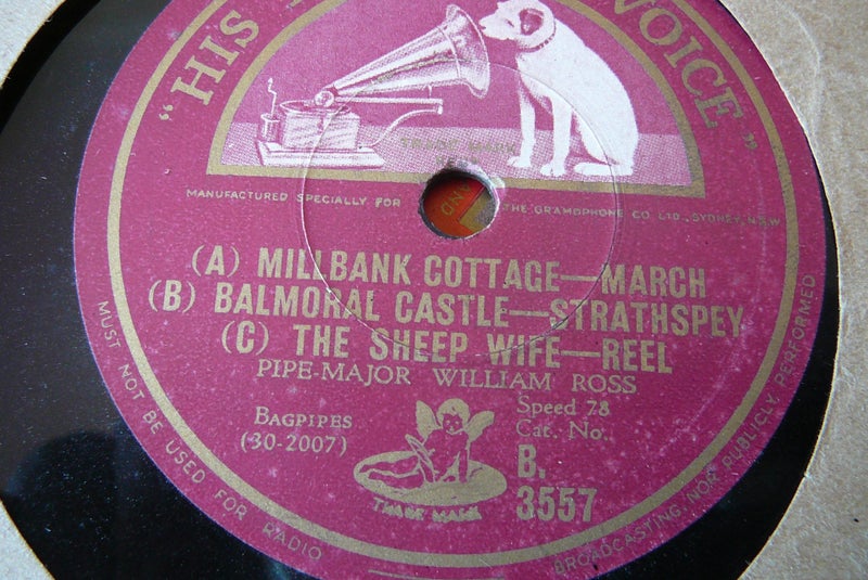 Vintage gramophone records 78 RPM Carousel 20