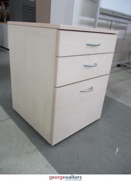 PR4836 - Maple Mobile Drawers Carousel 1