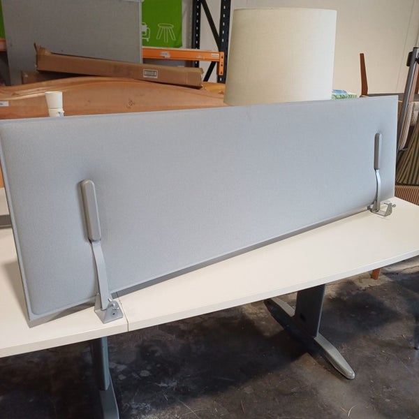 Desk mounted privacy partition-Grey Carousel 1