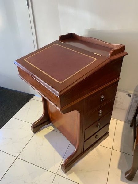 MAHOGANY LEATHER TOP DAVENPORT DESK Carousel 1