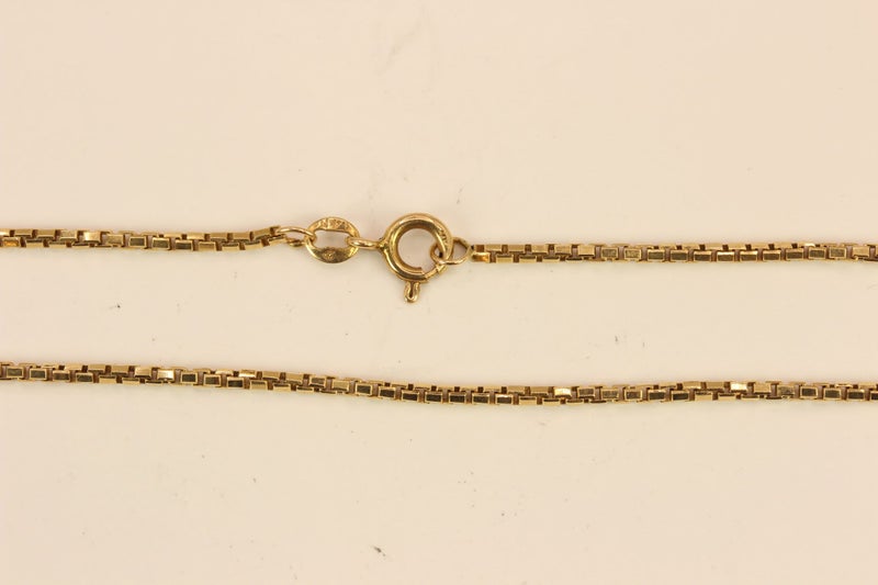Thick 14ct Gold Box chain Carousel 2
