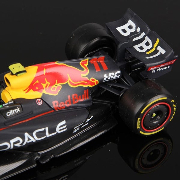 Bburago 1:43 Red Bull Racing TAG Heuer RB18 #1 Verstappen #11 Perez Carousel 7