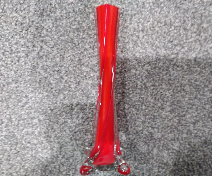 LOVELY VINTAGE RED GLASS VASE Carousel 8