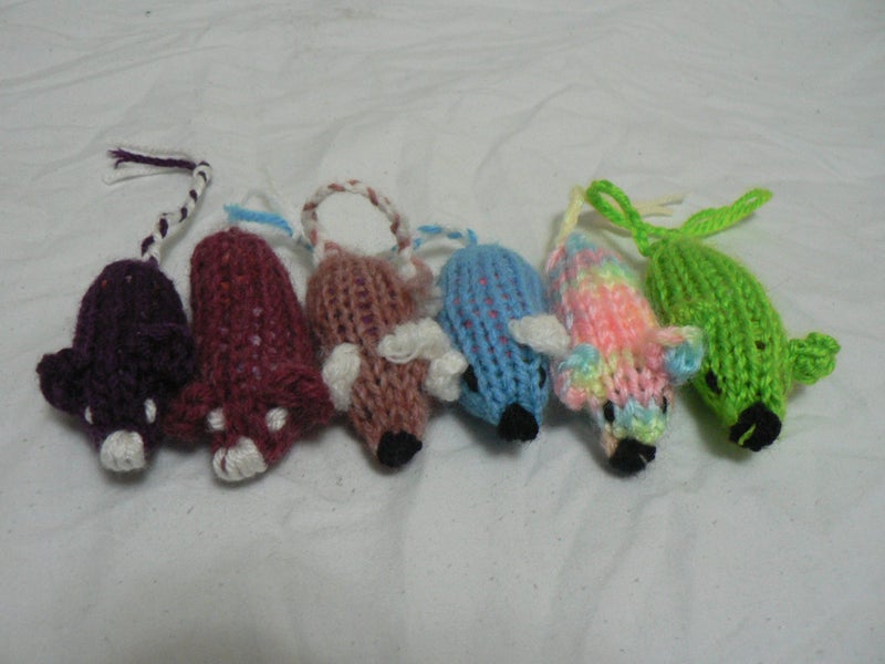 6x Hand-knitted toy mice for cats Carousel 13