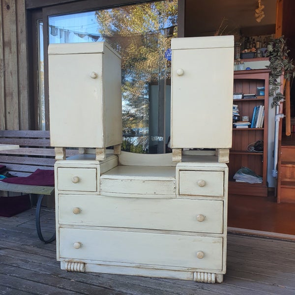 Retro Shabby Chic bedroom suite Carousel 1