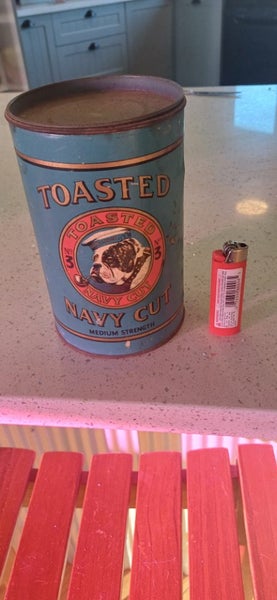 Tobacco tin Carousel 2