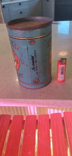 Tobacco tin Carousel 4