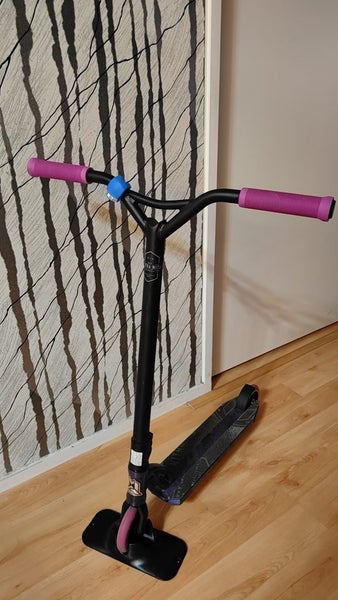 Scooter with stand Carousel 1