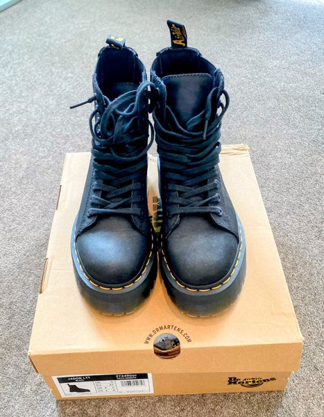 Women’s Dr Martens Boots Carousel 1
