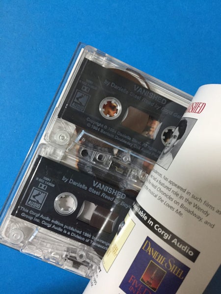 Danielle Steel: Vanished (AudioBook Cassette) Carousel 3
