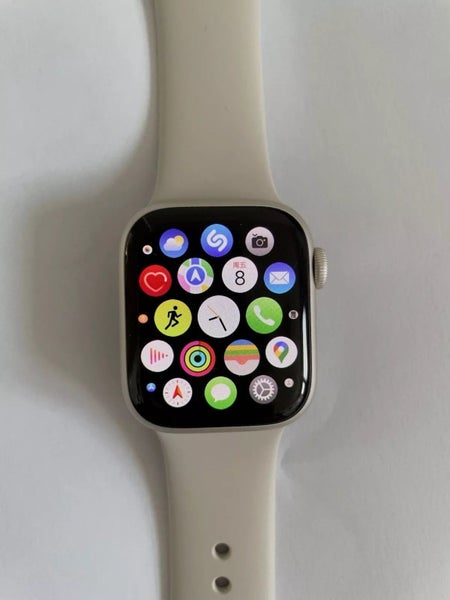 Apple Watch Starlight Series 8 45mm GPS Carousel 2