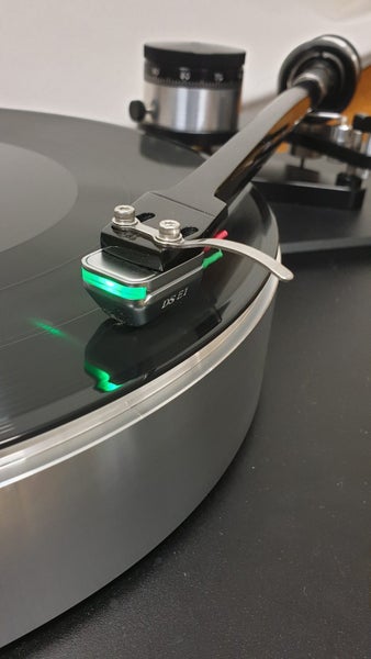 DS AUDIO DS-E1 Optical Phono Cartridge System ***Soul to Sole Audio*** Carousel 2