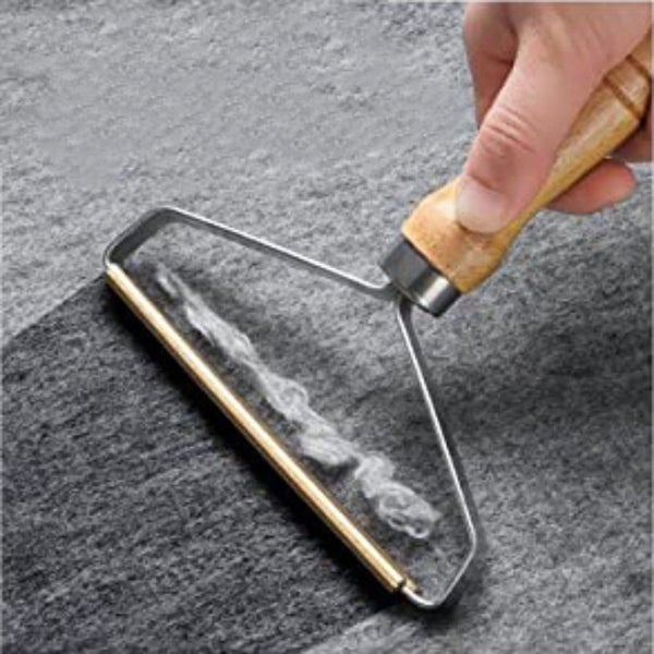 Vistara Wooden Pet Dog / Cat Hair Remover Lint / Fur Remover Carousel 2