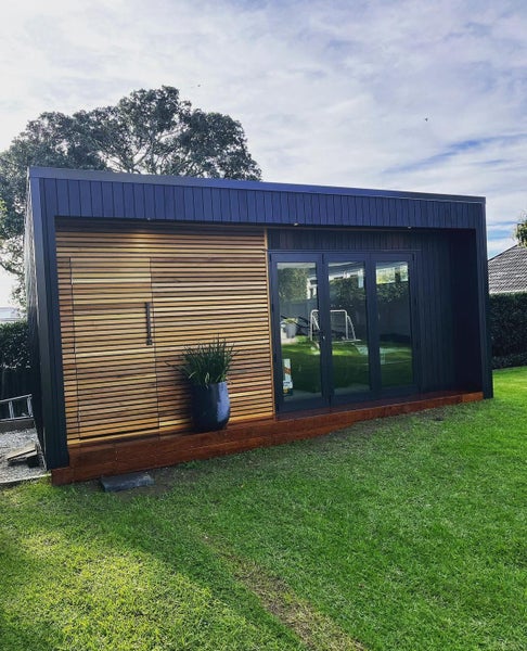 Luxury Cabin With Storage Shed. Carousel 1