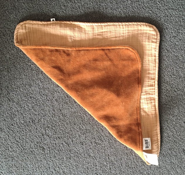 BNWOT Bibs Desert Sand Cuddle Cloth Carousel 2