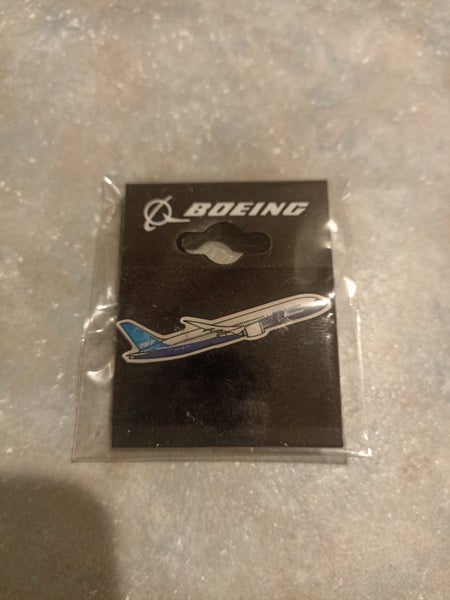 Boeing 787 Metal Pin Carousel 1