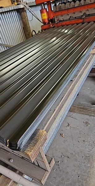 1.8m Ironsand Corrugated Iron Carousel 1