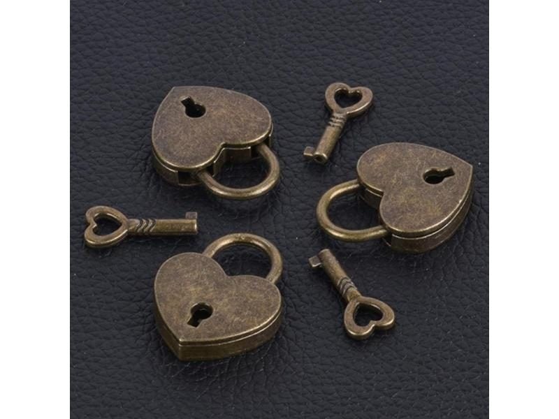 Vintage Heart Shape Mini Padlock Bag Travel Suitcase Luggage Box Case Key Lock Carousel 2