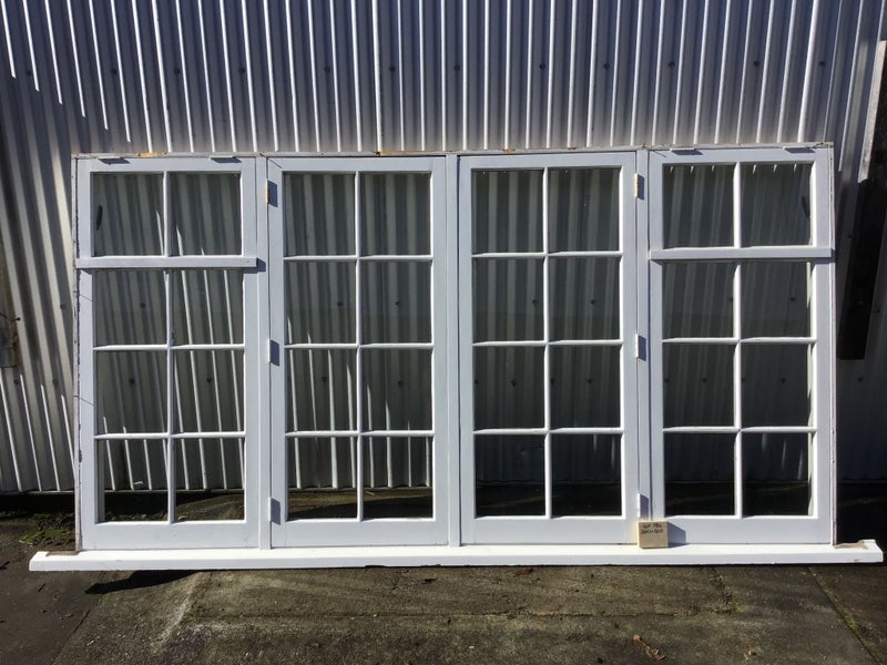 Colonial-style Window, 2610x1405 Carousel 1