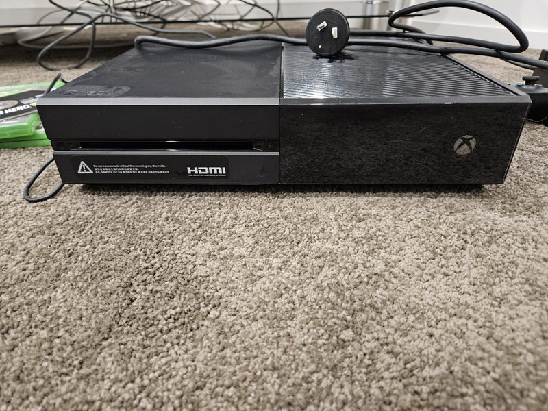 XBox One Console and Controller Carousel 1