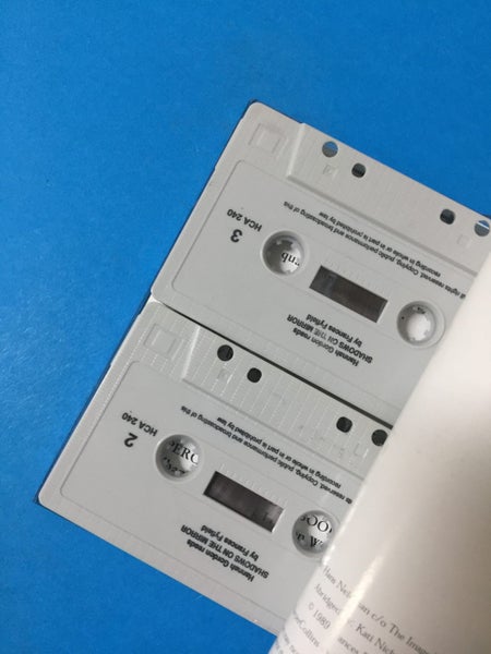 Frances Fyfield: Shadows On The Mirror (AudioBook Cassette) Carousel 3