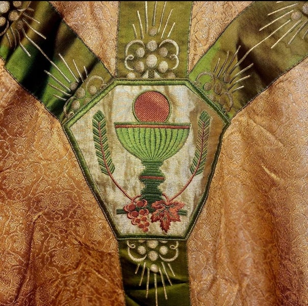 Spectacular Vintage Gold Chasuble! Carousel 1