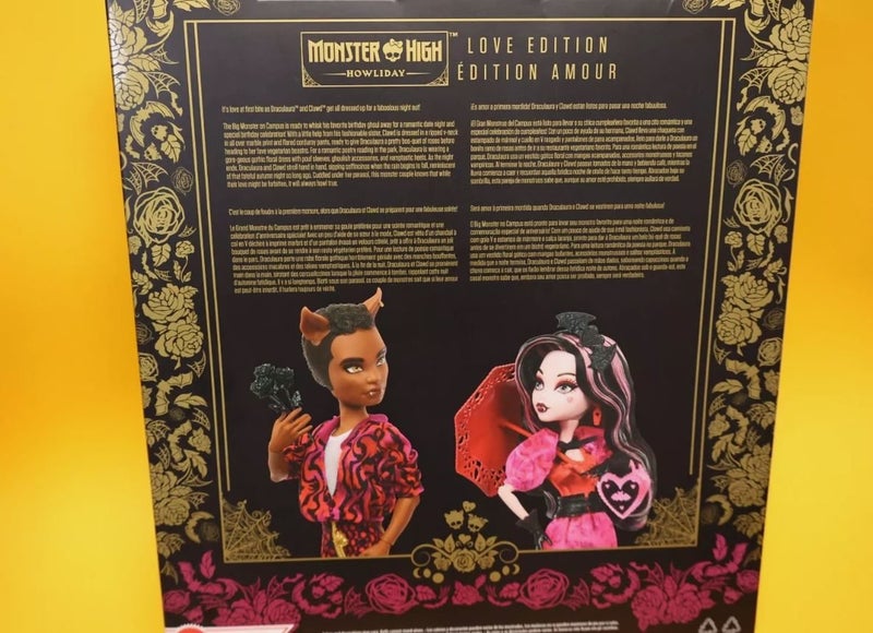 Monster High 2024 Draculaura and Clawd Wolf Howliday Love Edition 2-Pack Carousel 2
