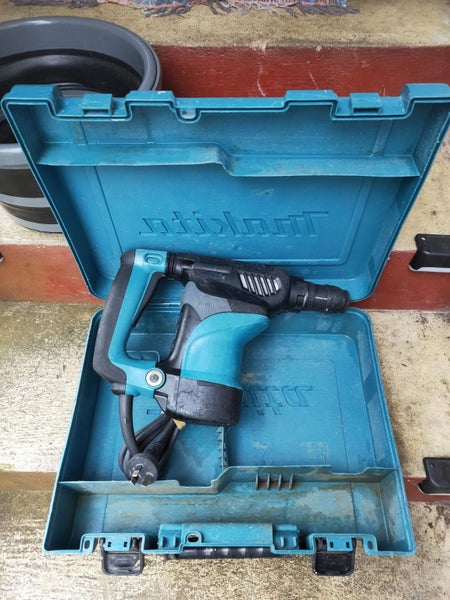 Makita HR2811FT Rotary Hammer Drill 28MM SDS Plus Carousel 2