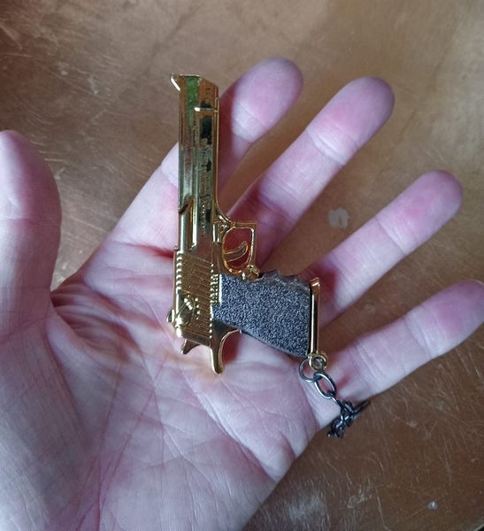 **RETRO STYLE HEAVY GOLD PISTOL KEYRING** Carousel 1
