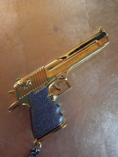 **RETRO STYLE HEAVY GOLD PISTOL KEYRING** Carousel 2