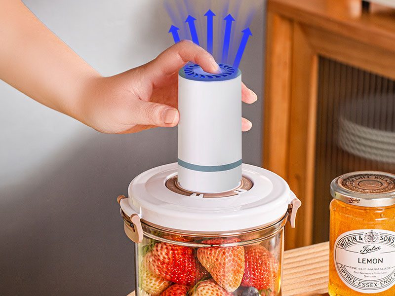 Vacuum Food Storage Container with Lid Strainer Vacuum Pump - 1.45L Carousel 1