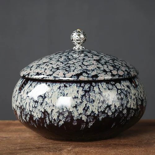 Modern Irregular Gradient Black Ceramic Ashtray with Lid Retro Desktop De CHK29M Carousel 1