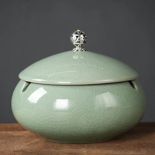 Modern Irregular Gradient Black Ceramic Ashtray with Lid Retro Desktop De CHK29M Carousel 2