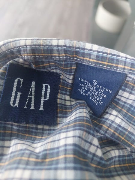 Mens GAP long sleeve shirt - Small Carousel 2